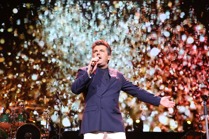 Thủ lĩnh Modern Talking khiến 4.000 khán giả nhún nhảy không ngừng